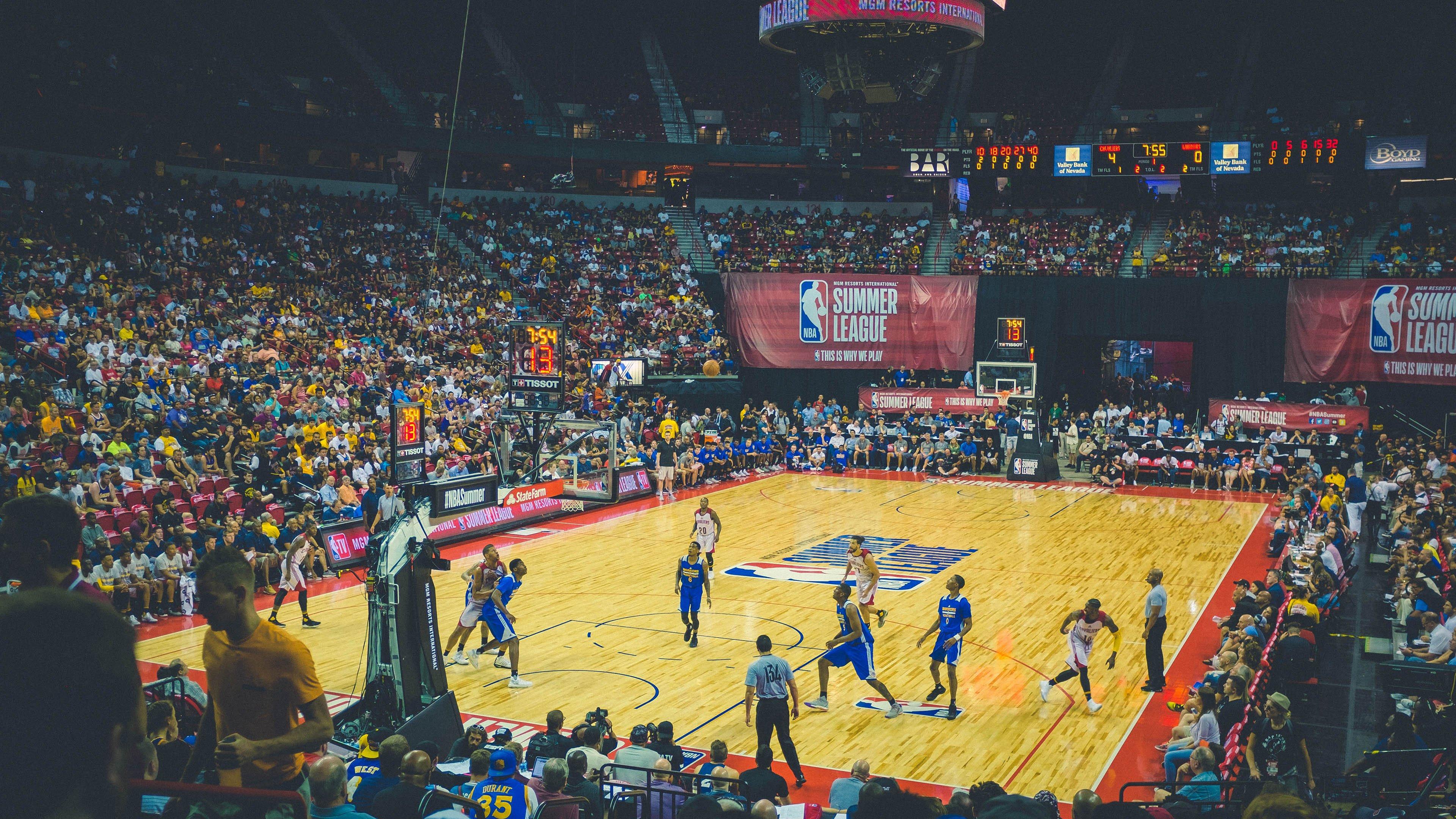 纳达尔法网强势回归，三盘横扫对手晋级次轮