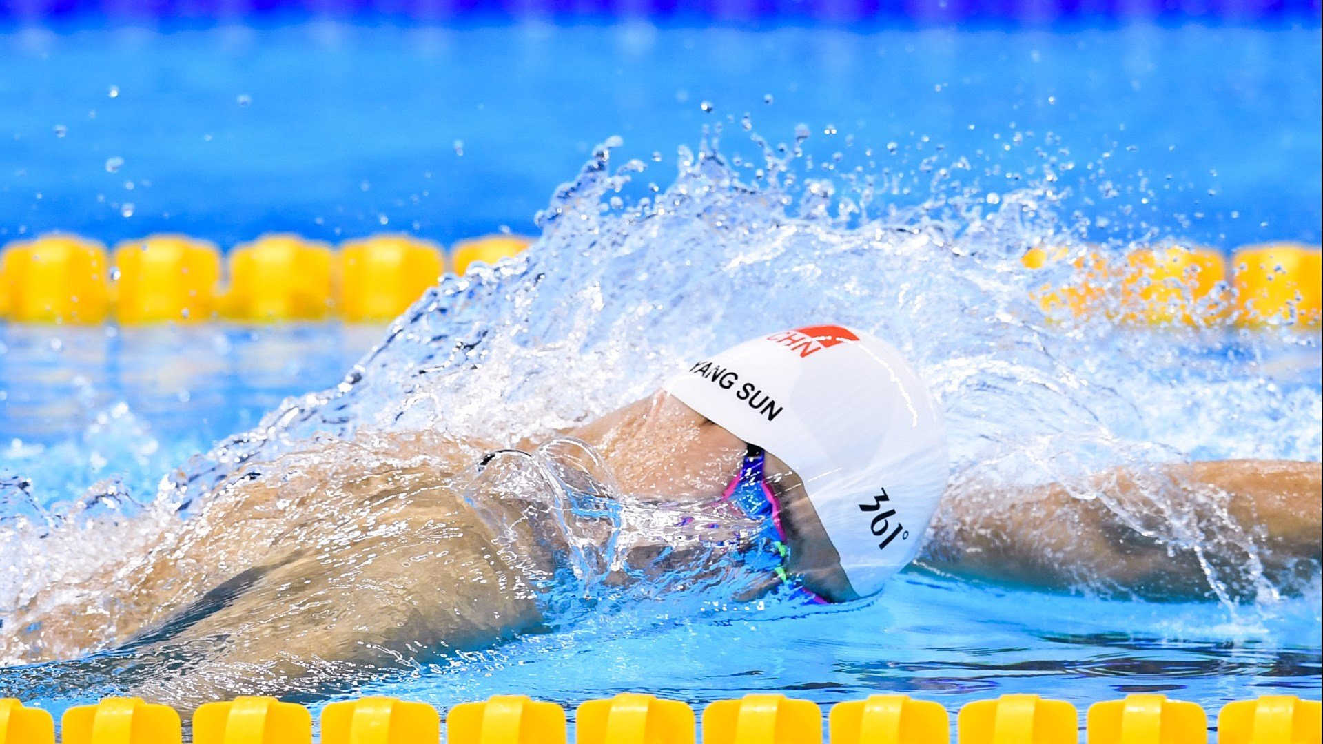 中国滑雪新秀闪耀国际赛场,谷爱凌队友再创佳绩